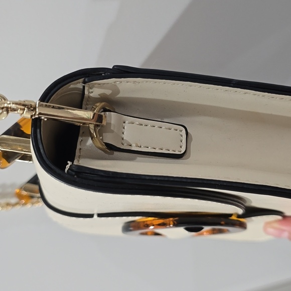 TOPSHOP Capri Buckle Crossbody Bag in Beige, Tortoise Shell Details, Gold Chain - Picture 6 of 16